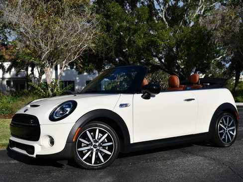 Used 2021 MINI Cooper S image 22