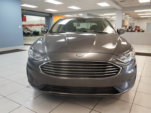 Used 2020 Ford Fusion SE image 18