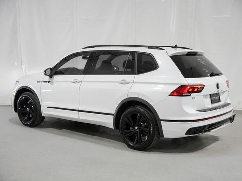 Used 2024 Volkswagen Tiguan SE R-Line AWD/4WD image 3