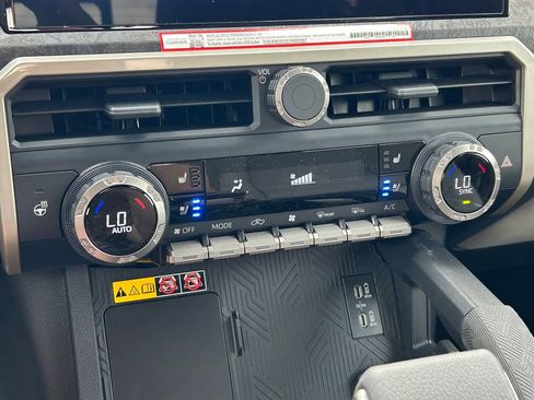 New 2026 Toyota Tacoma Limited AWD/4WD image 34