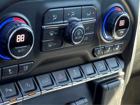 Used 2021 Chevrolet Silverado 1500 LTZ w/ LTZ Convenience Package II image 10