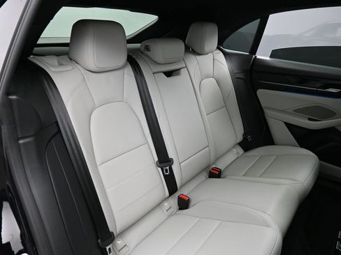 Certified 2025 Porsche Macan 4S Electric image 25