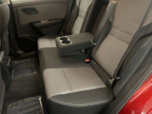 Used 2022 Nissan Rogue S image 17