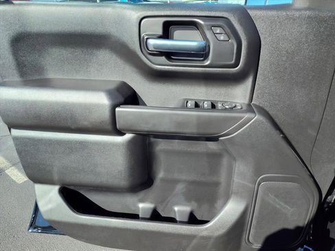 New 2026 Chevrolet Silverado 1500 Custom Trail Boss w/ LPO, Dark Essentials Package AWD/4WD image 9