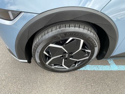 Certified 2024 Hyundai Ioniq 5 SE RWD image 9