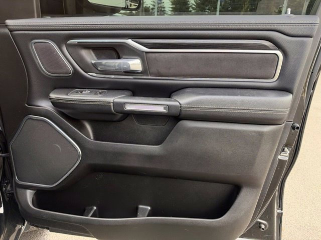 Used 2024 RAM 1500 Laramie AWD/4WD image 14