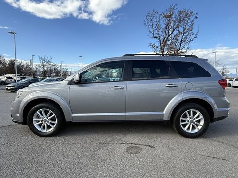 Used 2015 Dodge Journey SXT w/ Flexible Seating Group image 4