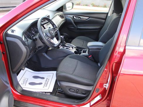 Used 2019 Nissan Rogue SV image 12