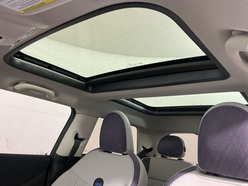 New 2026 MINI Cooper 2-Door Hardtop FWD image 21