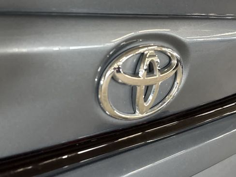 Used 2024 Toyota Corolla SE FWD image 11