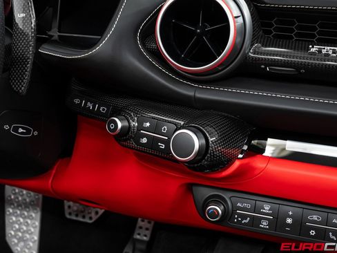 Used 2022 Ferrari 812 GTS image 32