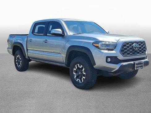 Certified 2023 Toyota Tacoma TRD Off-Road w/ Technology Package AWD/4WD image 3