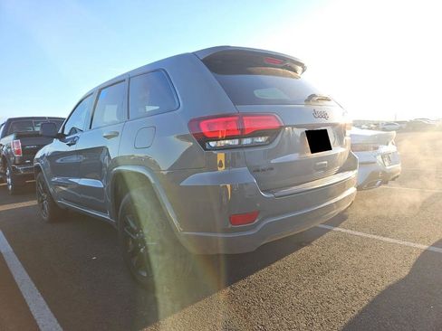 Used 2020 Jeep Grand Cherokee Altitude AWD/4WD image 4