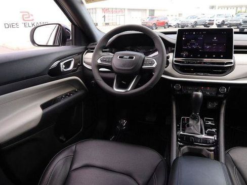 Used 2025 Jeep Compass Limited AWD/4WD image 21