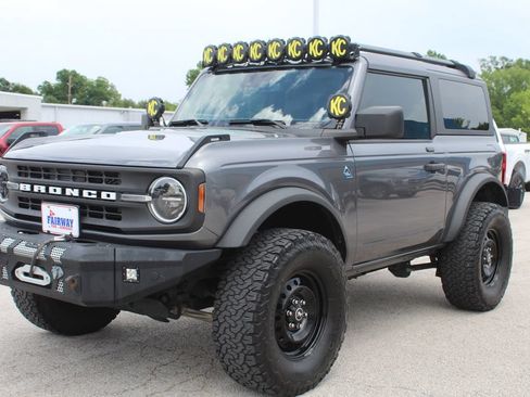 Used 2021 Ford Bronco Black Diamond AWD/4WD image 3