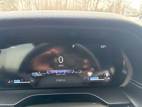 Used 2023 Jeep Grand Cherokee L Limited w/ Luxury Tech Group II image 22