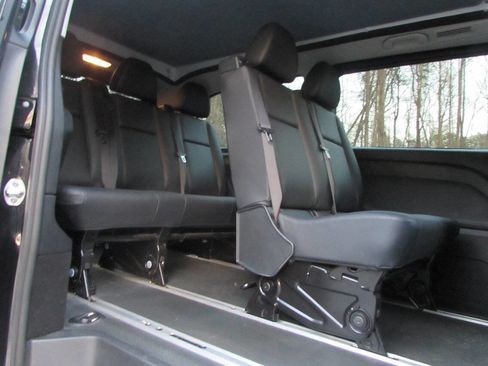 Used 2018 Mercedes-Benz Metris Passenger image 19