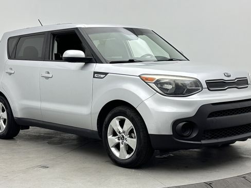 Used 2017 Kia Soul FWD image 3