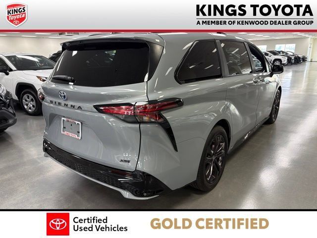 Used 2025 Toyota Sienna XSE AWD/4WD image 8