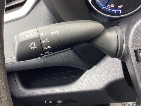 Used 2025 Toyota RAV4 XLE image 23