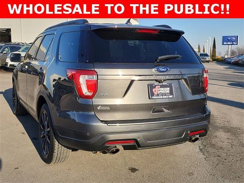 Used 2018 Ford Explorer XLT w/ Equipment Group 202A image 4