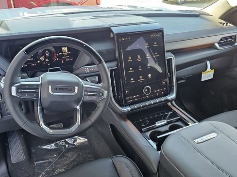 New 2026 GMC Yukon XL Denali w/ Denali Reserve Package image 7