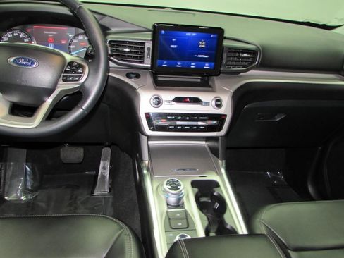 Used 2023 Ford Explorer XLT w/ Equipment Group 202A image 22