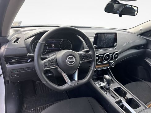 Used 2025 Nissan Sentra SV w/ All-Weather Package FWD image 10
