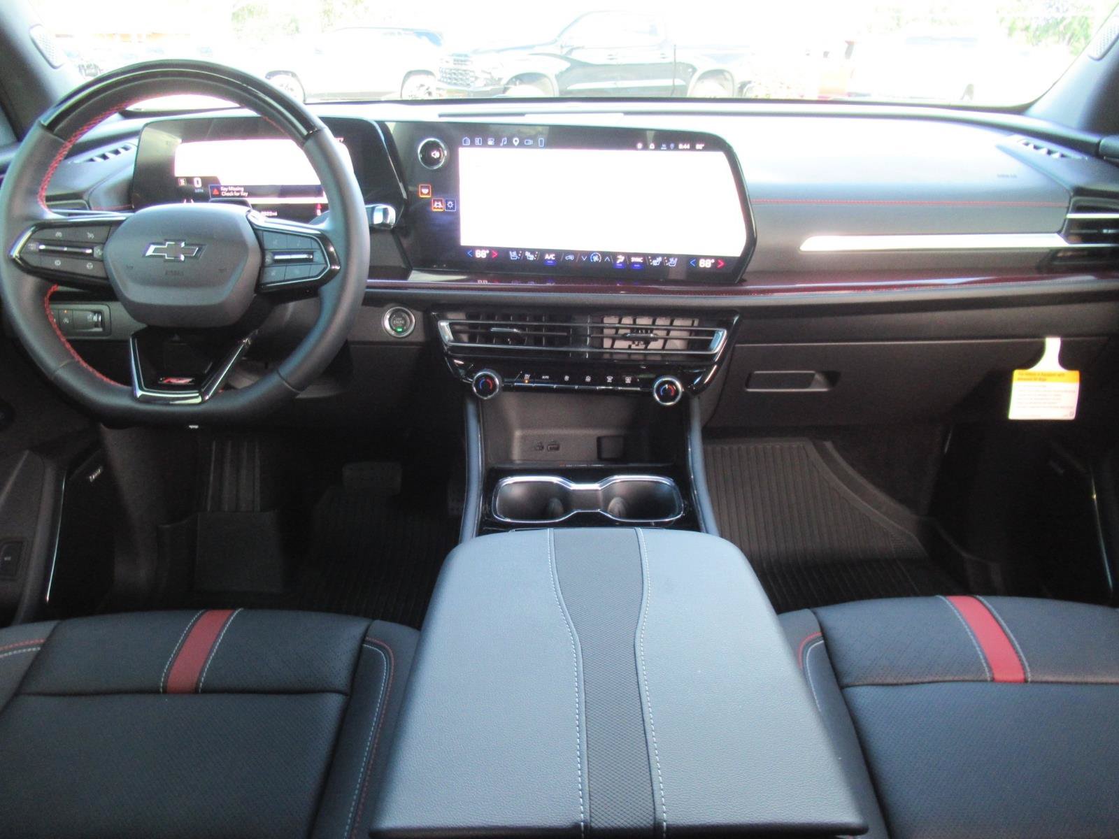 Used 2026 Chevrolet Traverse RS FWD image 13