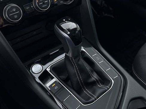 Used 2024 Volkswagen Taos SE image 19