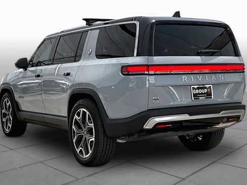 Used 2025 Rivian R1S Adventure AWD/4WD image 11