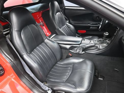 Used 1998 Chevrolet Corvette Convertible w/ Memory Pkg RWD image 19