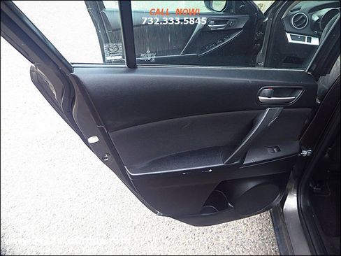 Used 2010 MAZDA MAZDA3 i Touring image 19