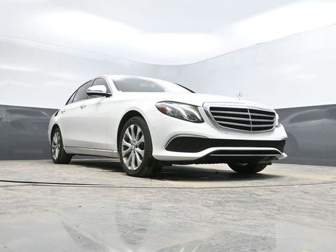 Used 2017 Mercedes-Benz E 300 4MATIC image 45