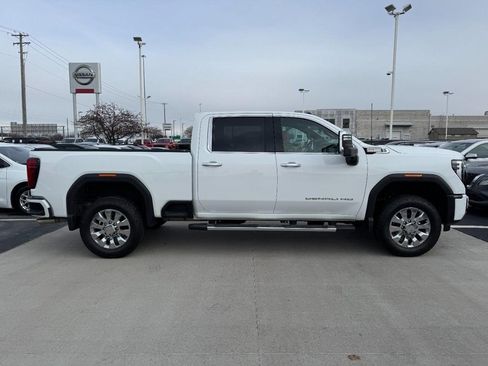Used 2024 GMC Sierra 2500 Denali w/ Technology Package image 2