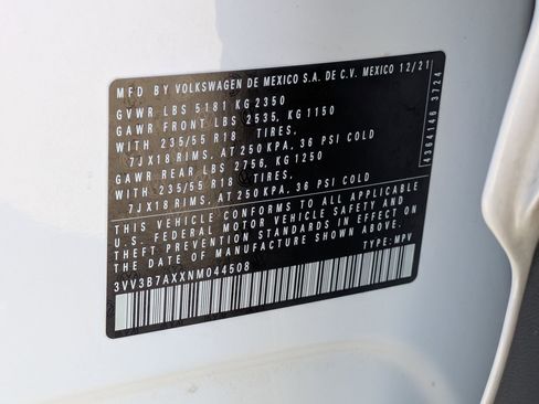 Used 2022 Volkswagen Tiguan SE image 22