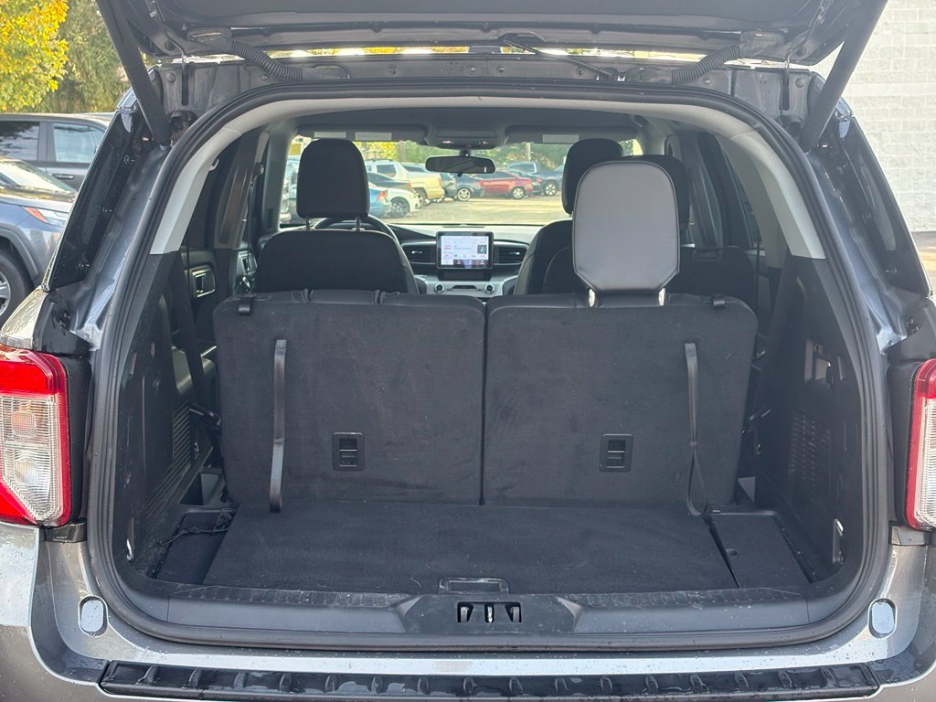 Used 2023 Ford Explorer XLT w/ Equipment Group 202A AWD/4WD image 6