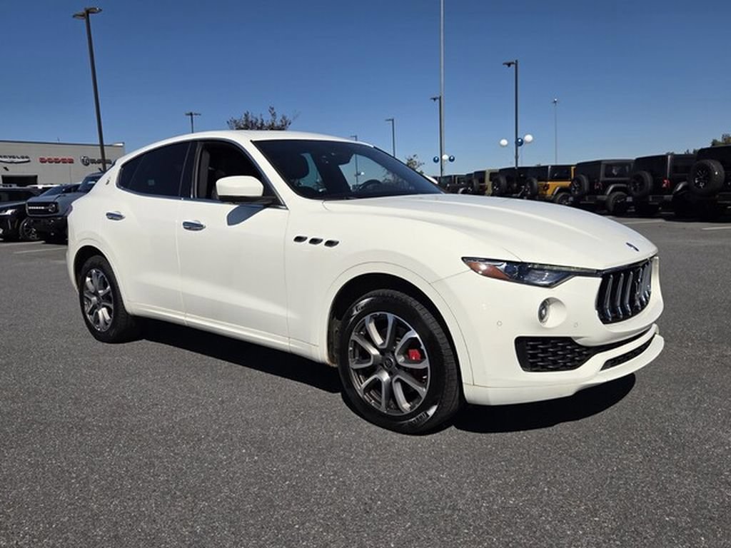 Used 2020 Maserati Levante AWD/4WD image 16