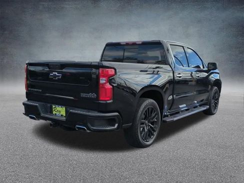 Used 2021 Chevrolet Silverado 1500 High Country w/ Technology Package AWD/4WD image 9