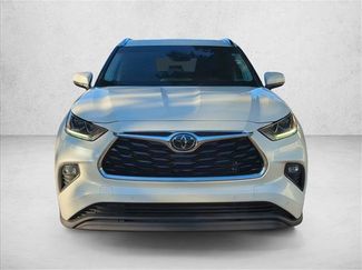 Used 2021 Toyota Highlander Limited FWD video 3