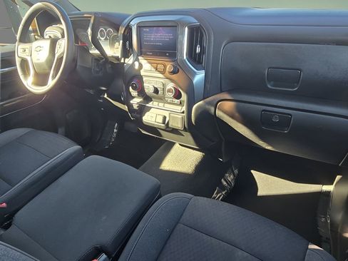 Used 2022 Chevrolet Silverado 2500 LT w/ Convenience Package image 26