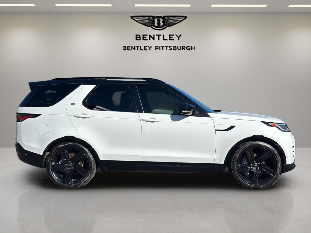 Used 2024 Land Rover Discovery Dynamic SE AWD/4WD image 4