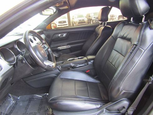 Used 2015 Ford Mustang Premium RWD image 10