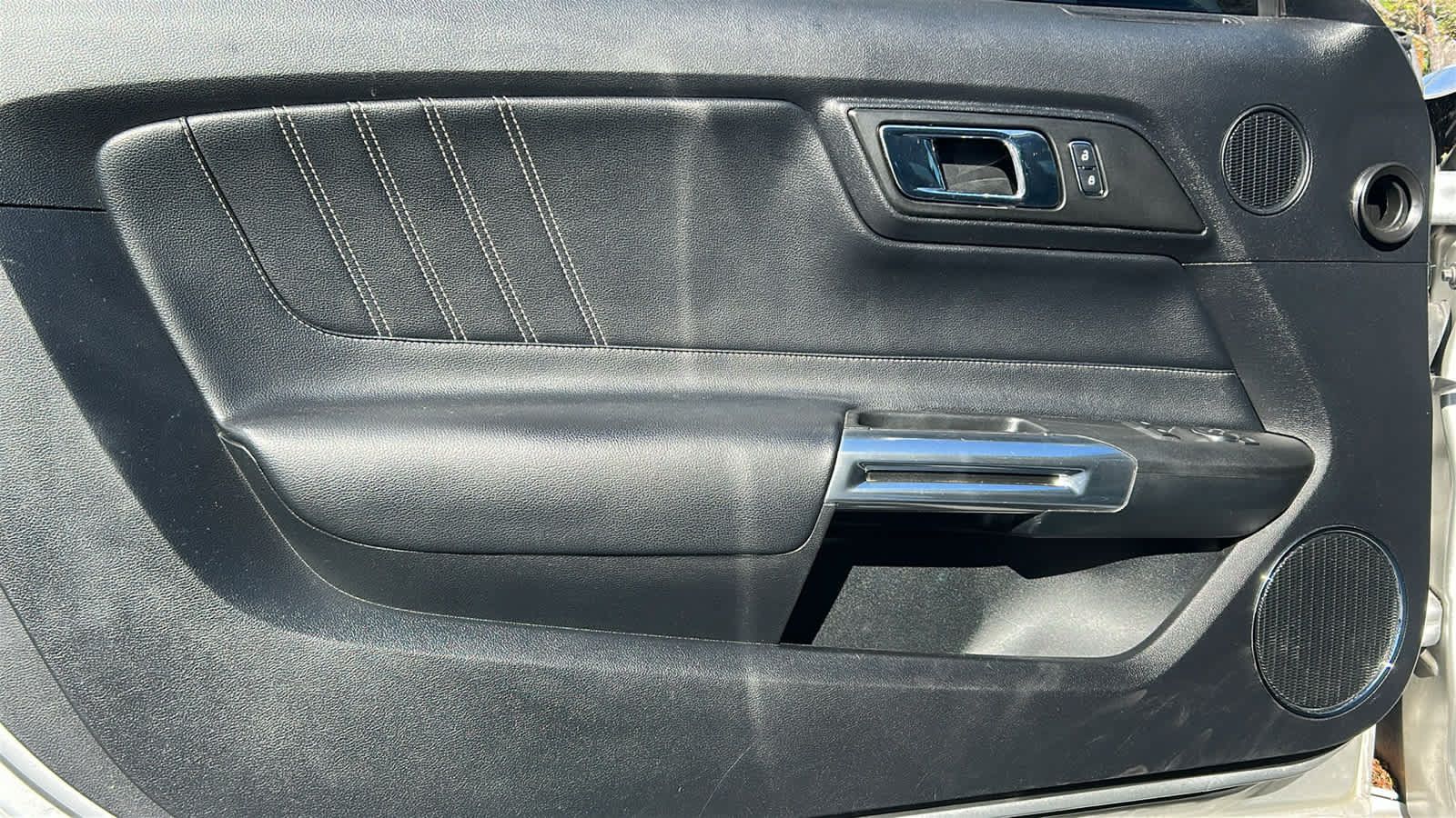 Used 2015 Ford Mustang GT Premium RWD image 23