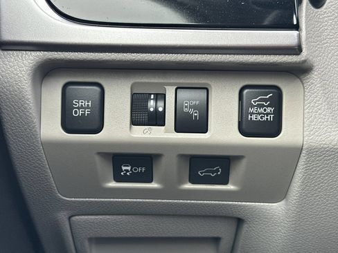 Used 2018 Subaru Forester 2.5i Limited AWD/4WD image 29
