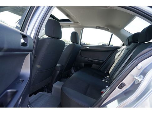 Used 2017 Mitsubishi Lancer ES image 18