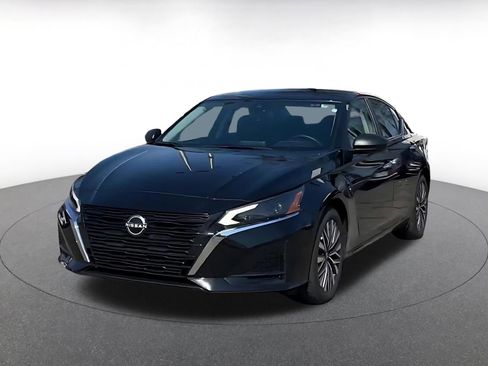 Used 2025 Nissan Altima 2.5 SV image 7