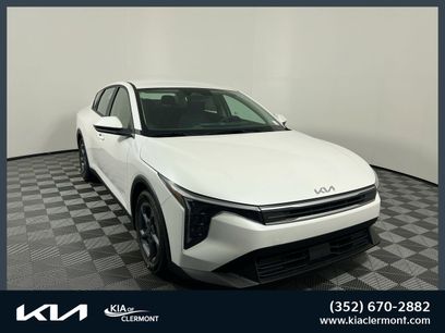New 2025 Kia K4 LXS