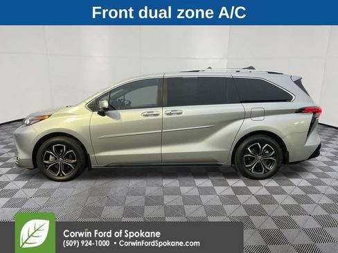 Used 2025 Toyota Sienna Platinum image 10