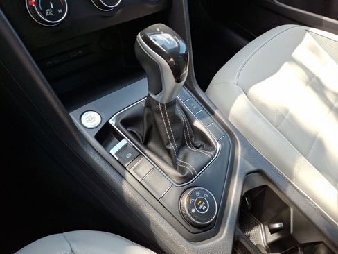 Used 2022 Volkswagen Taos SE w/ Driver Assistance Package image 15